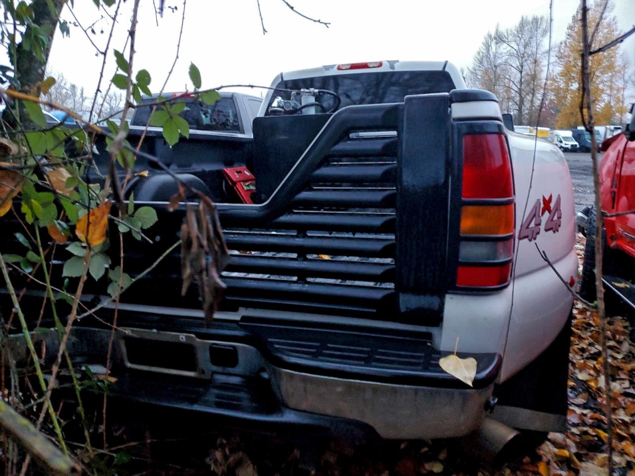 Chevrolet Silverado K3500 Image 7