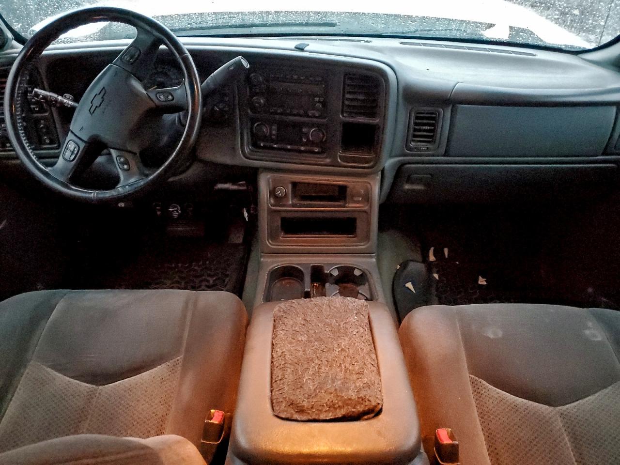 Chevrolet Silverado K3500 Image 11