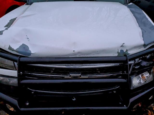 Chevrolet Silverado K3500 Image 3