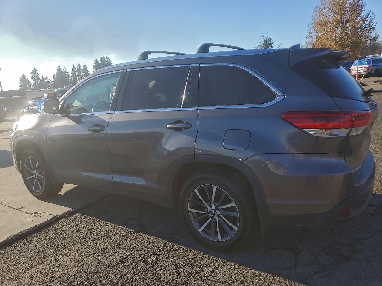 Toyota Highlander Se Image 8