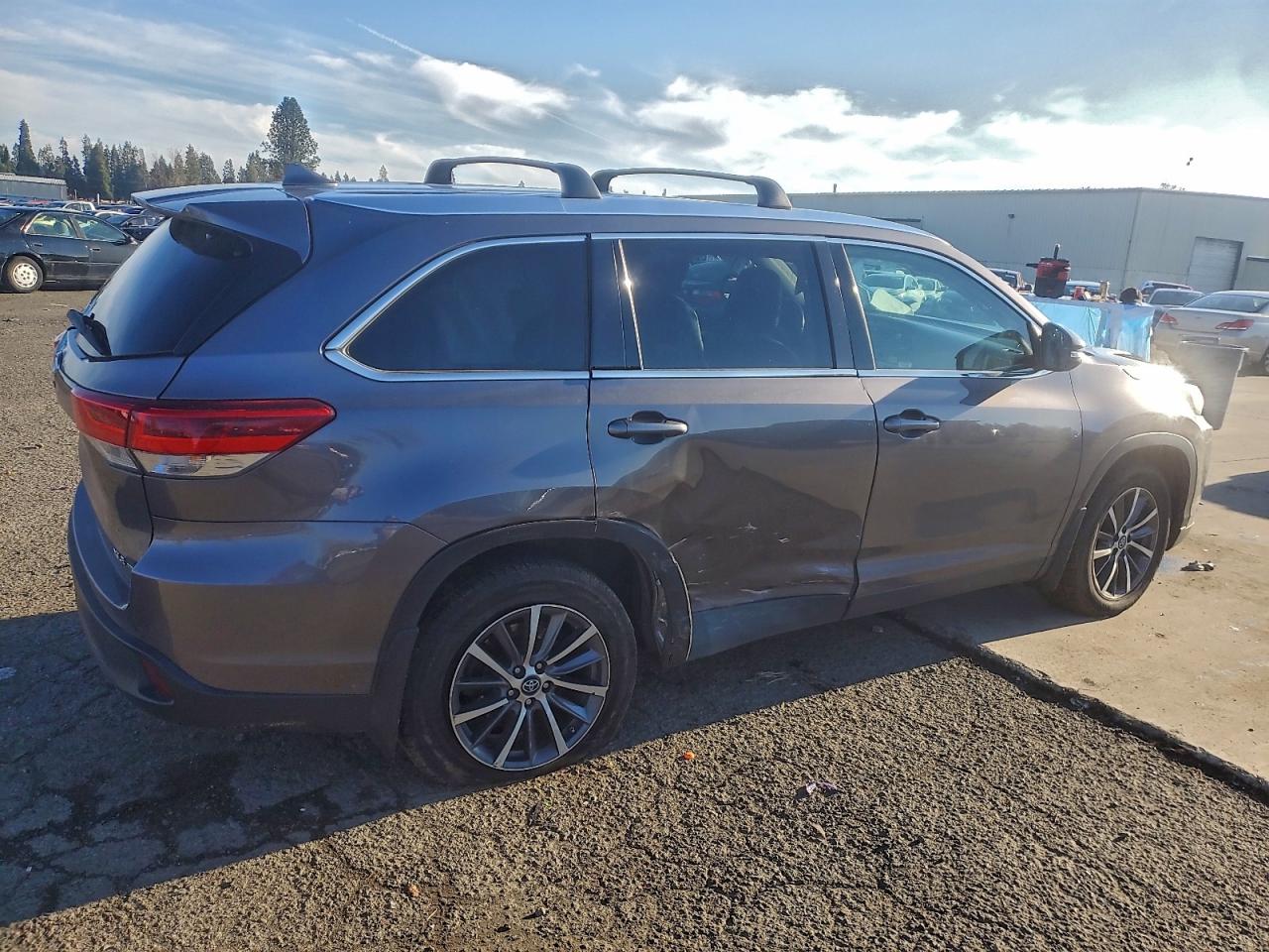 Toyota Highlander Se Image 3