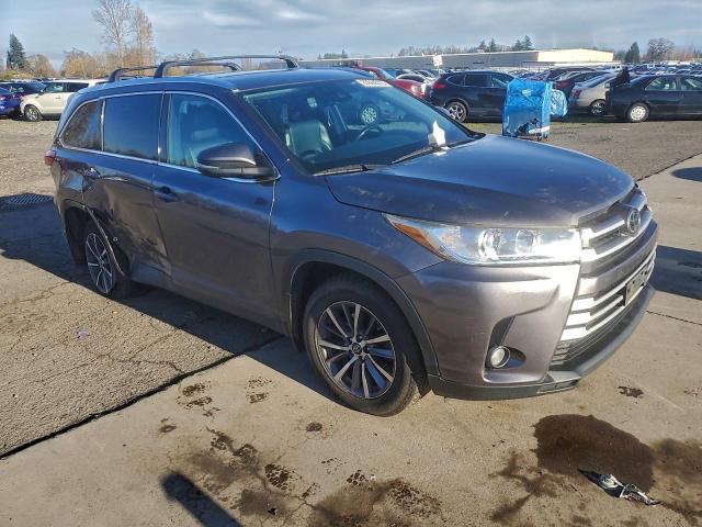 Toyota Highlander Se Image 9