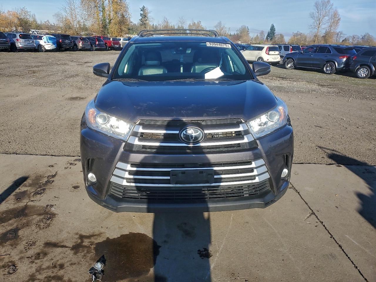 Toyota Highlander Se Image 7