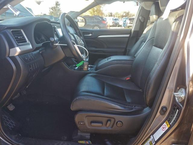 Toyota Highlander Se Image 5