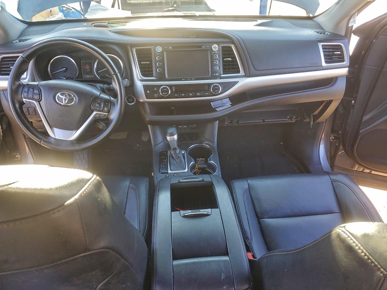 Toyota Highlander Se Image 10