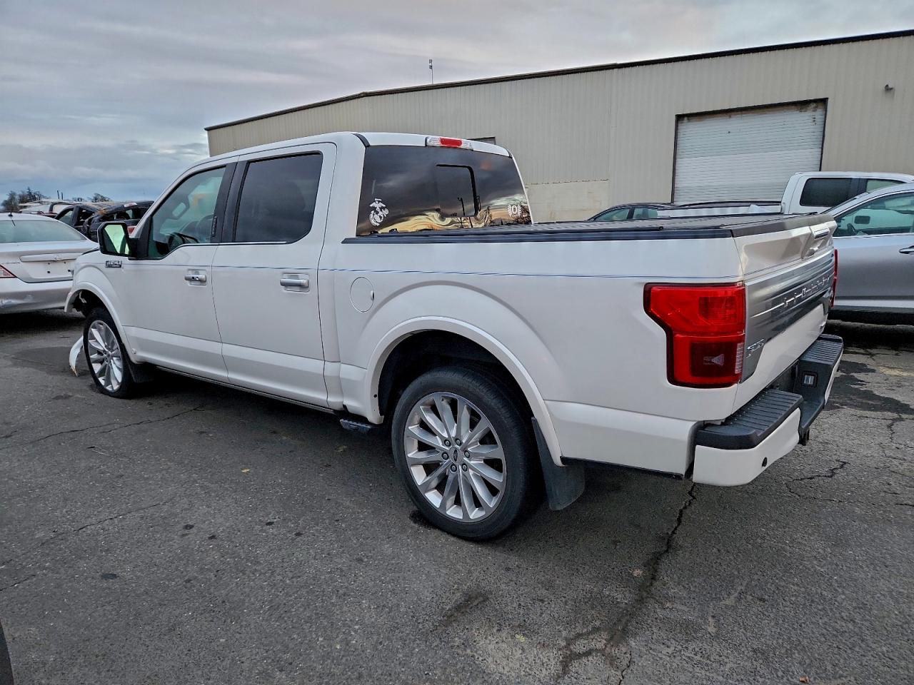 Ford F-150 Supercrew Image 12