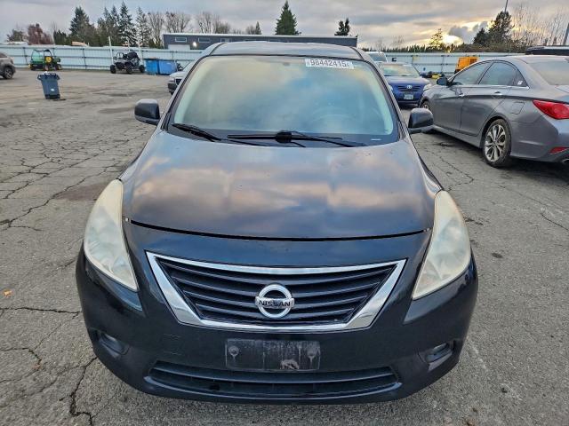 Nissan Versa S Image 11