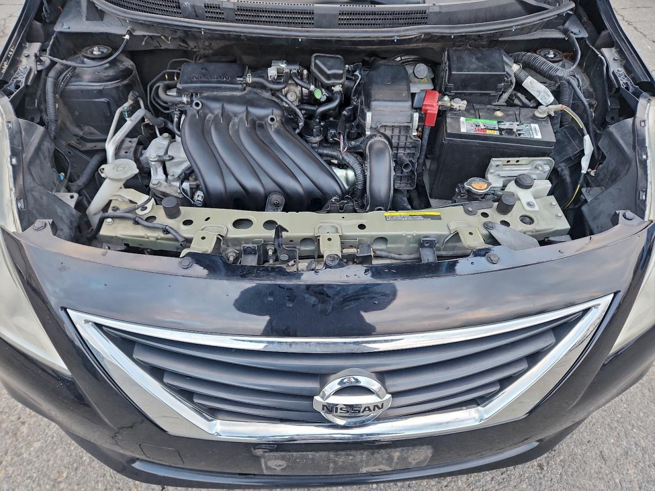 Nissan Versa S Image 9