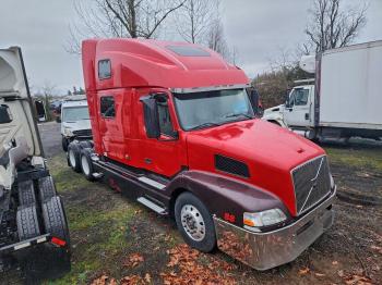  Salvage Volvo Vnl
