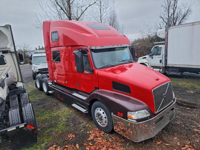  Salvage Volvo Vnl