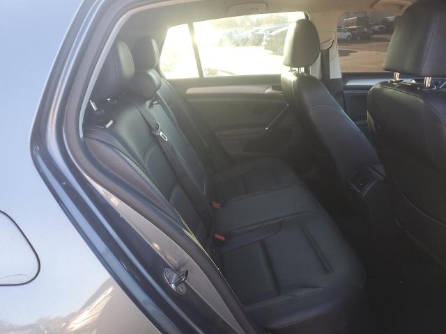 Volkswagen Golf Image 10