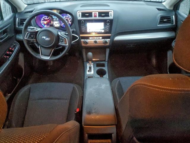 Subaru Outback 2.5i Image 6