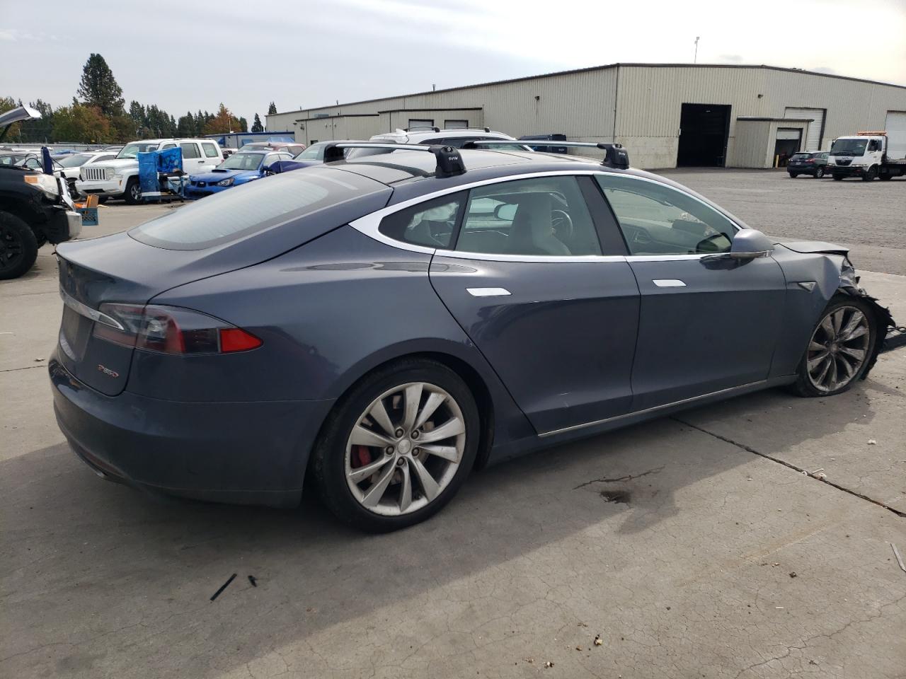 Tesla Model S 85d Image 3