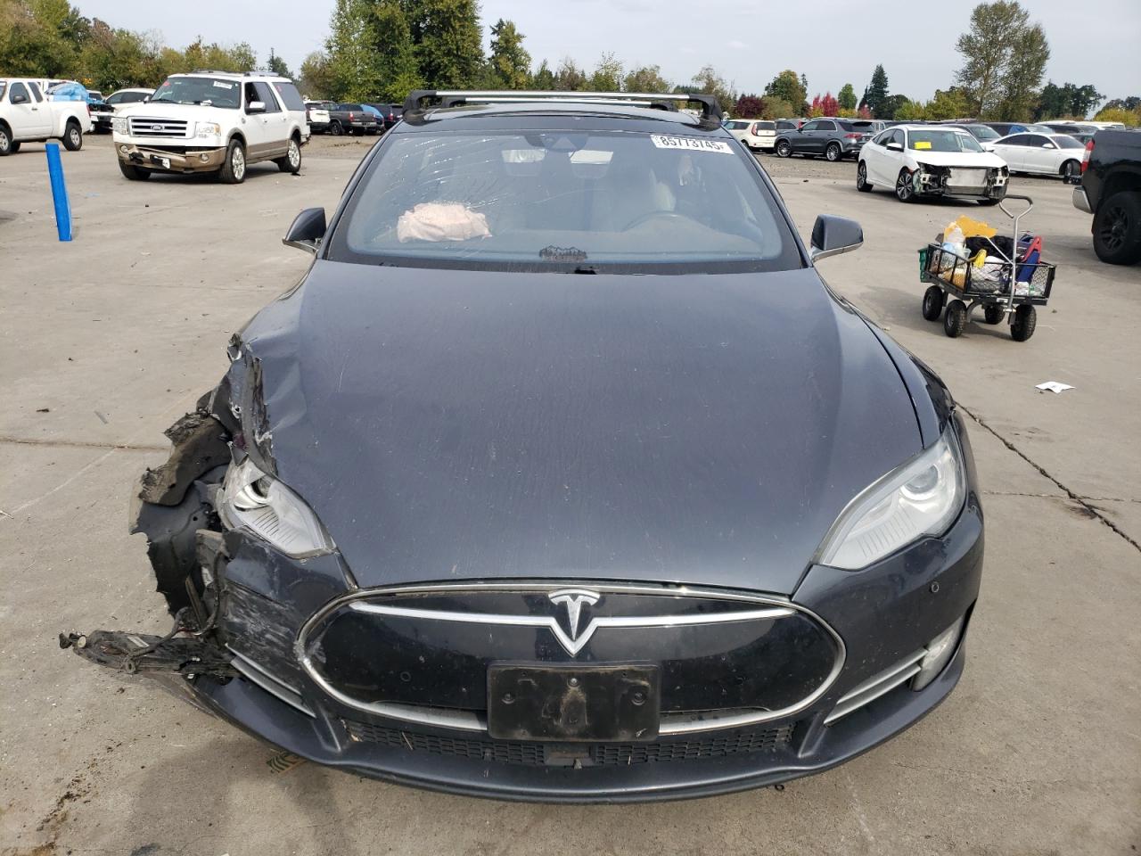 Tesla Model S 85d Image 12