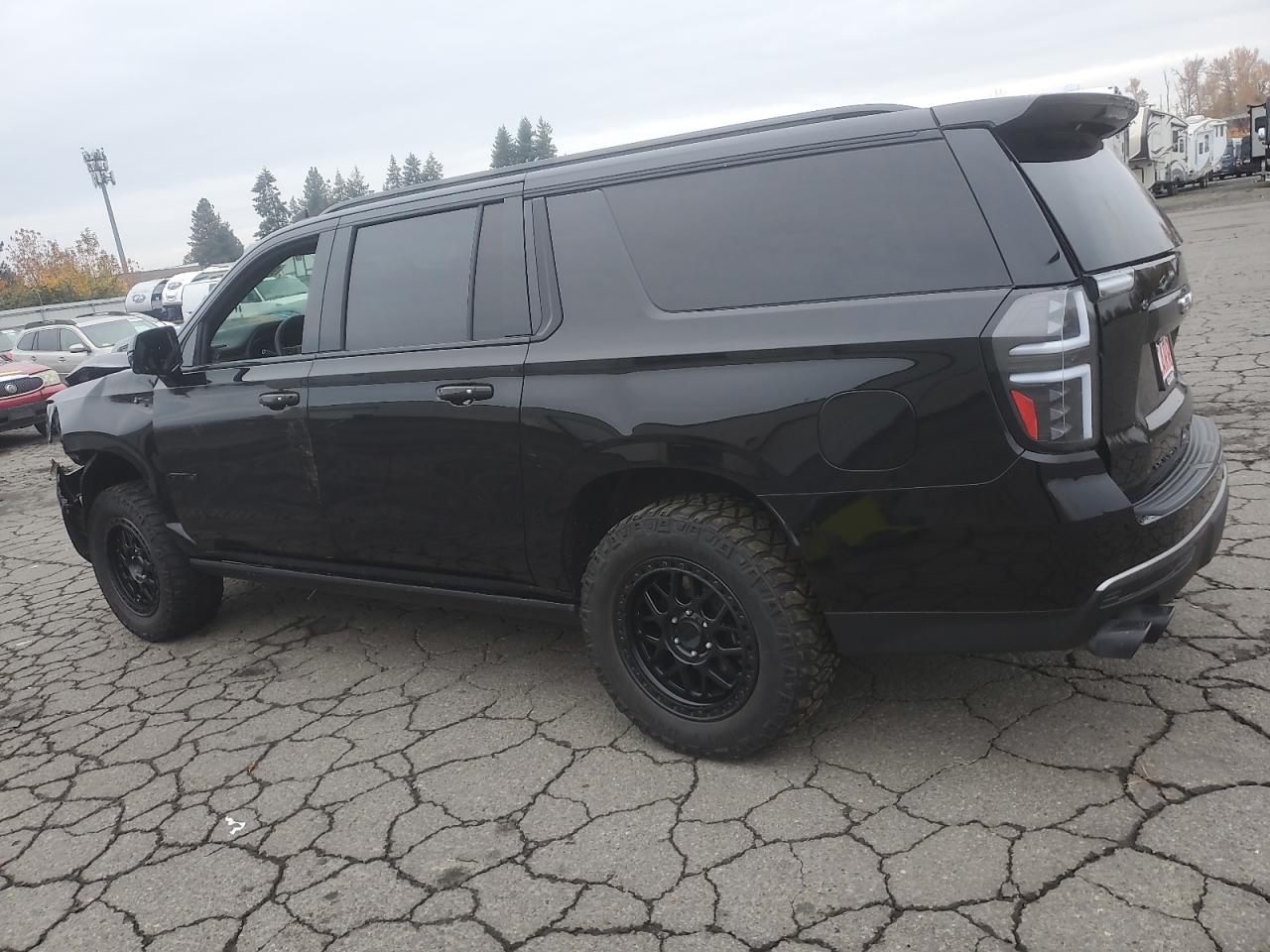 GMC Yukon K1500 At4 Image 9