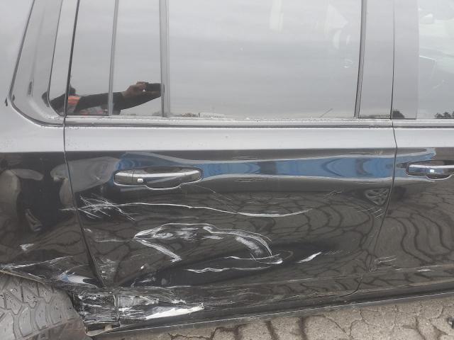 GMC Yukon K1500 At4 Image 7