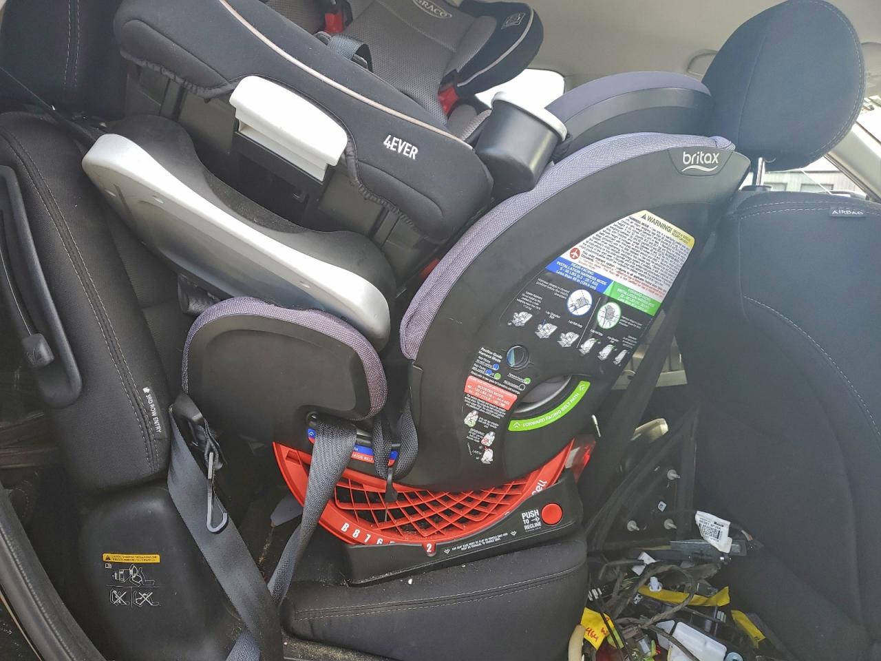 Nissan Pathfinder S Image 8