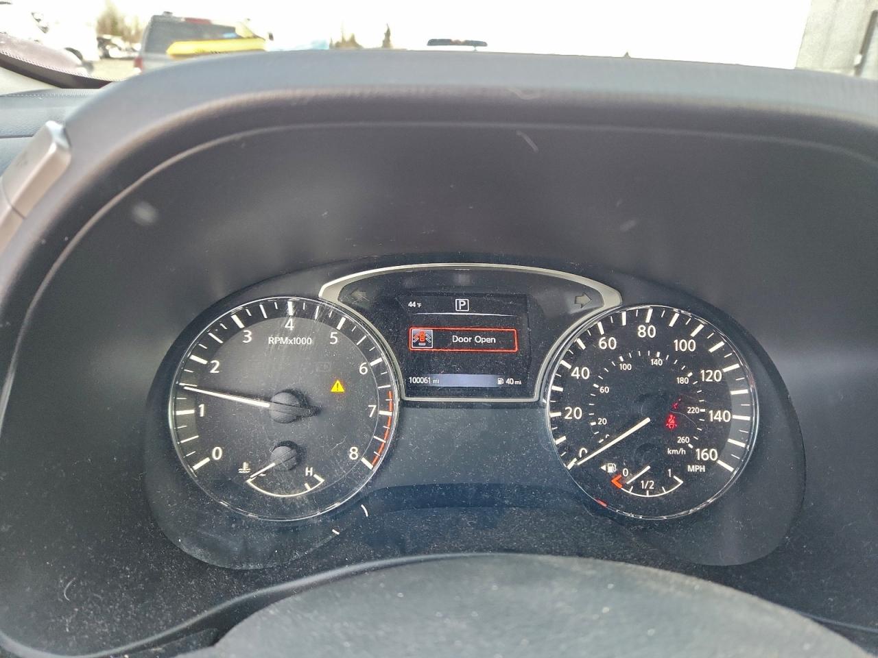 Nissan Pathfinder S Image 9