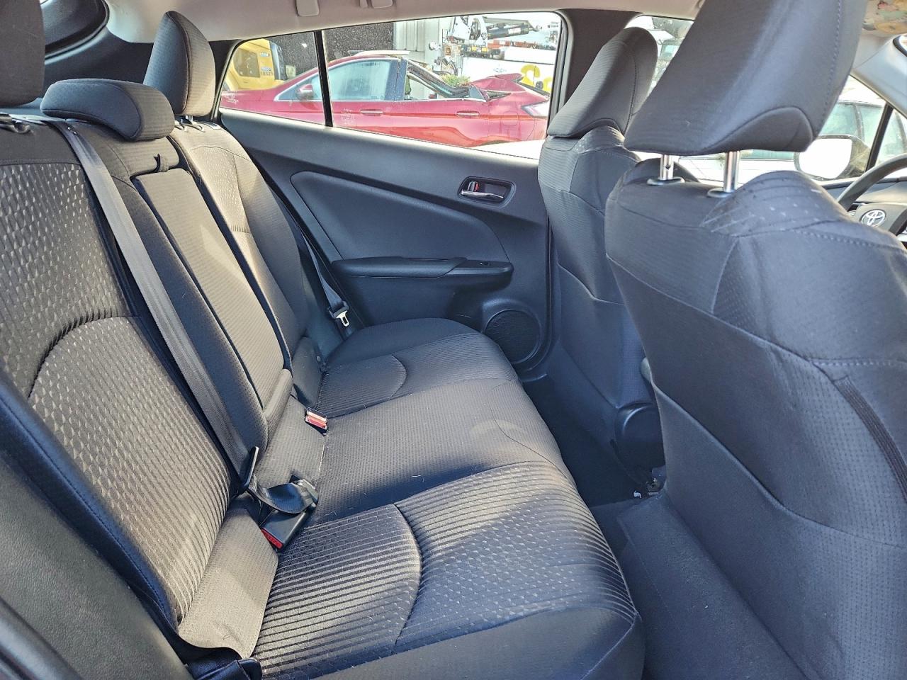 Toyota Prius Image 8