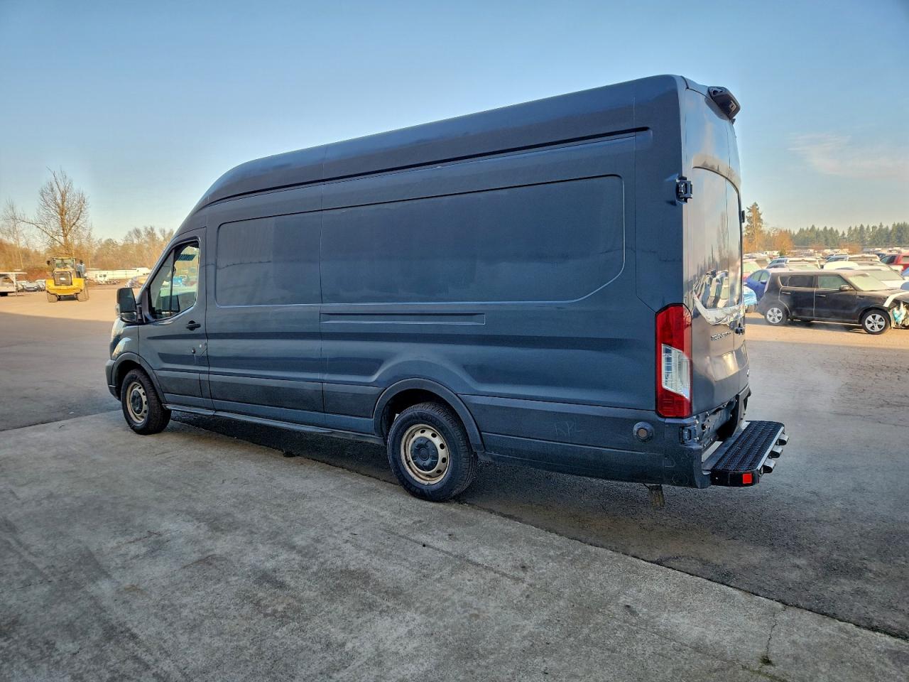 Ford Transit T-250 Image 12