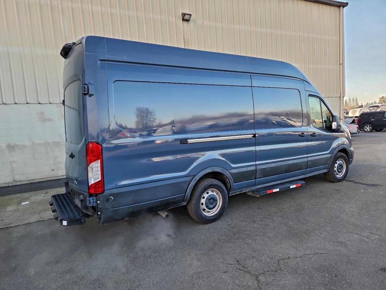 Ford Transit T-250 Image 7