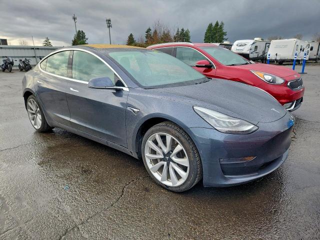 Tesla Model 3 Image 12