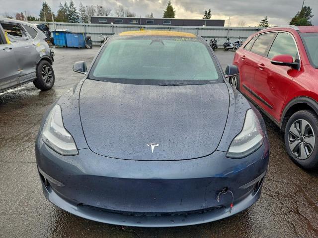 Tesla Model 3 Image 5