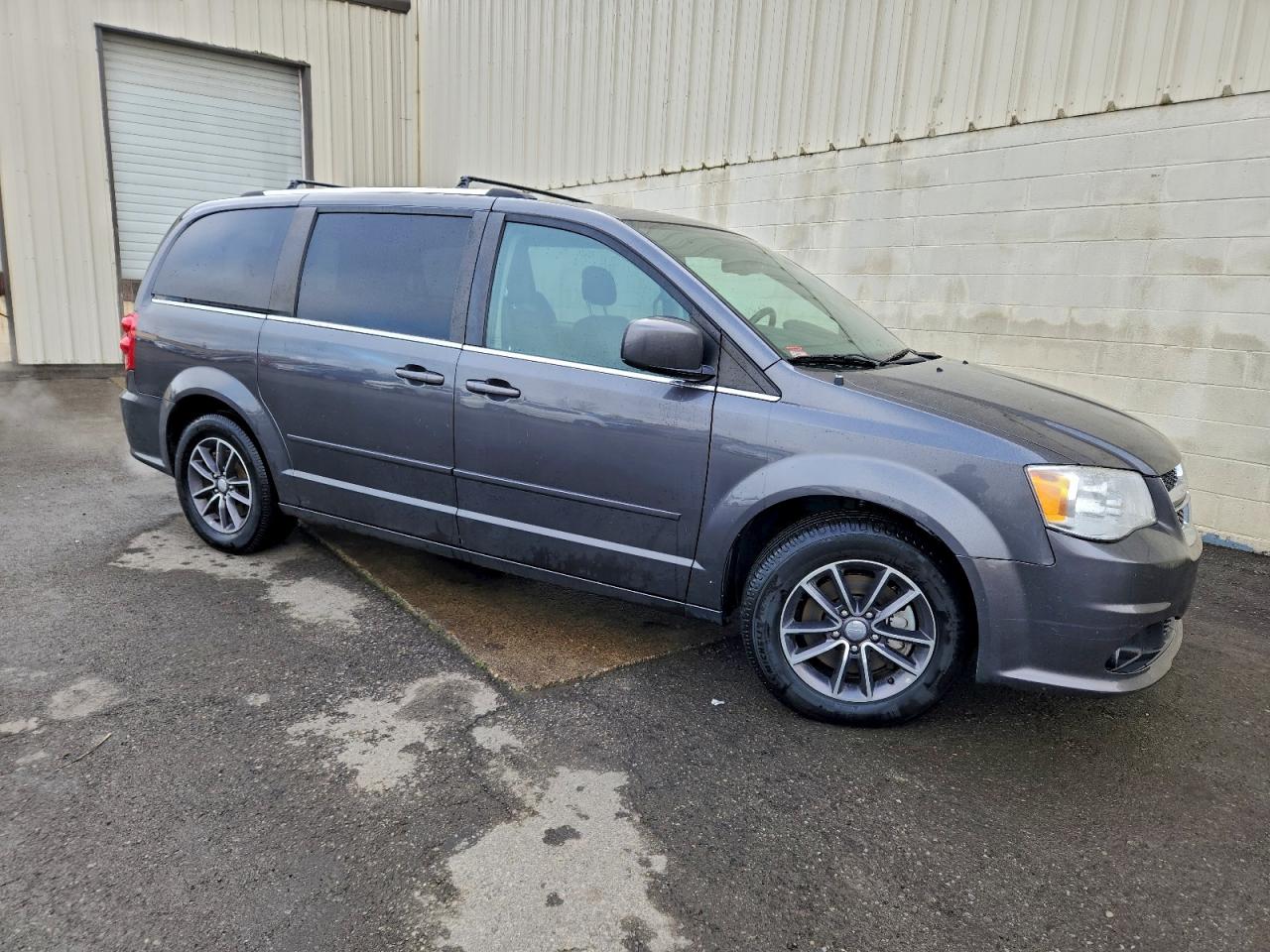 Dodge Caravan Sxt Image 2