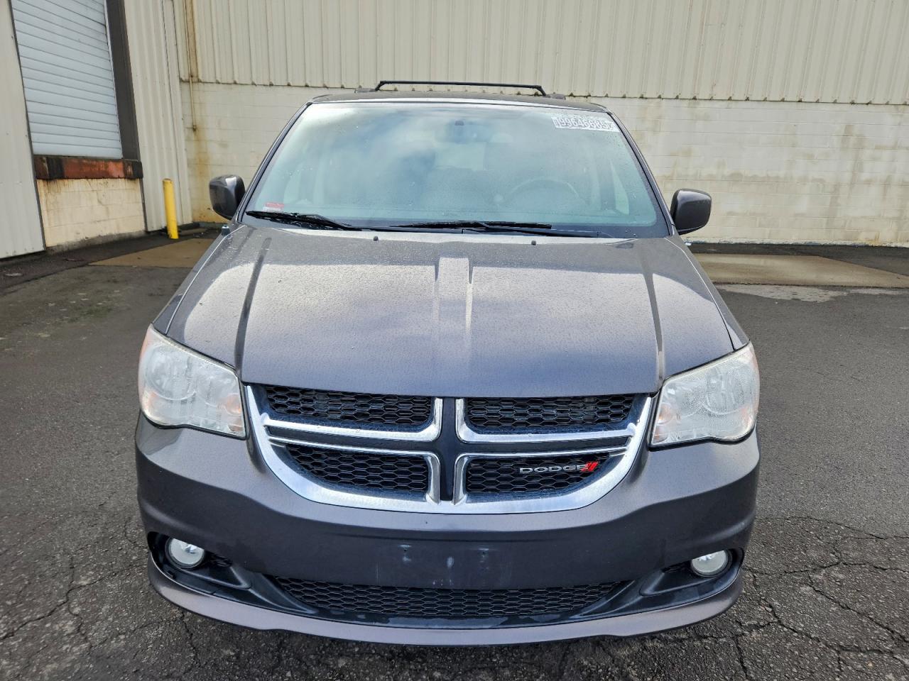 Dodge Caravan Sxt Image 4