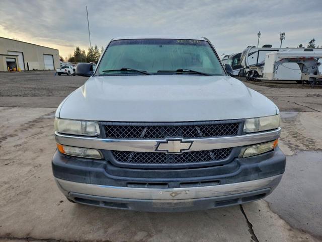 Chevrolet Silverado C2500 Heavy Duty Image 3