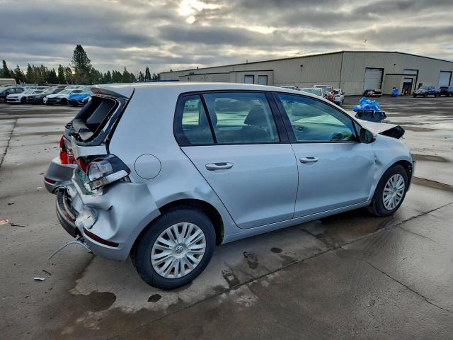 Volkswagen Golf Image 10