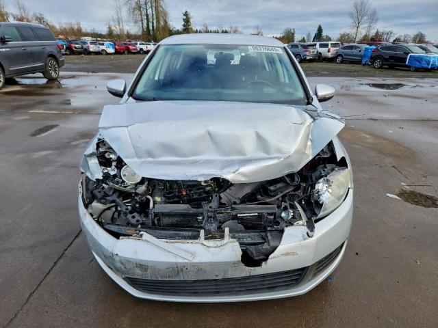 Volkswagen Golf Image 2