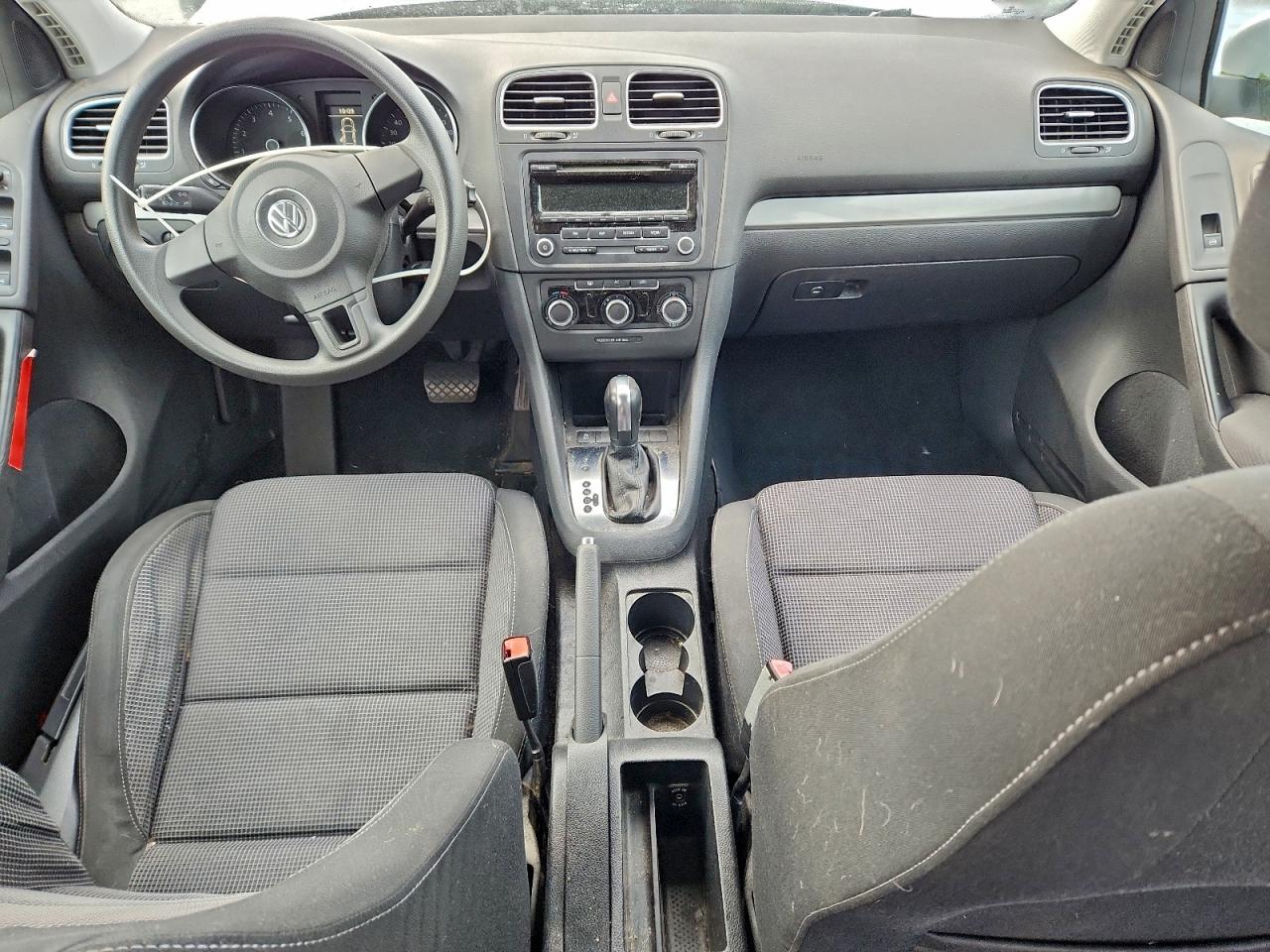 Volkswagen Golf Image 12